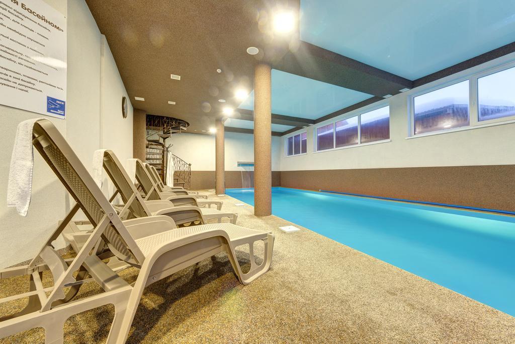 Milli & Jon Hotel บูโคเวล ภายนอก รูปภาพ