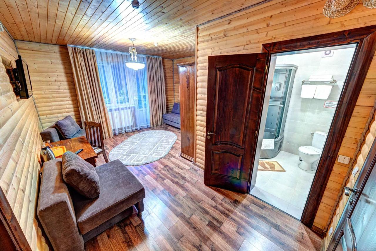 Milli & Jon Hotel บูโคเวล ภายนอก รูปภาพ