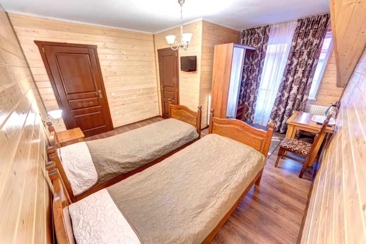 Milli & Jon Hotel บูโคเวล ภายนอก รูปภาพ